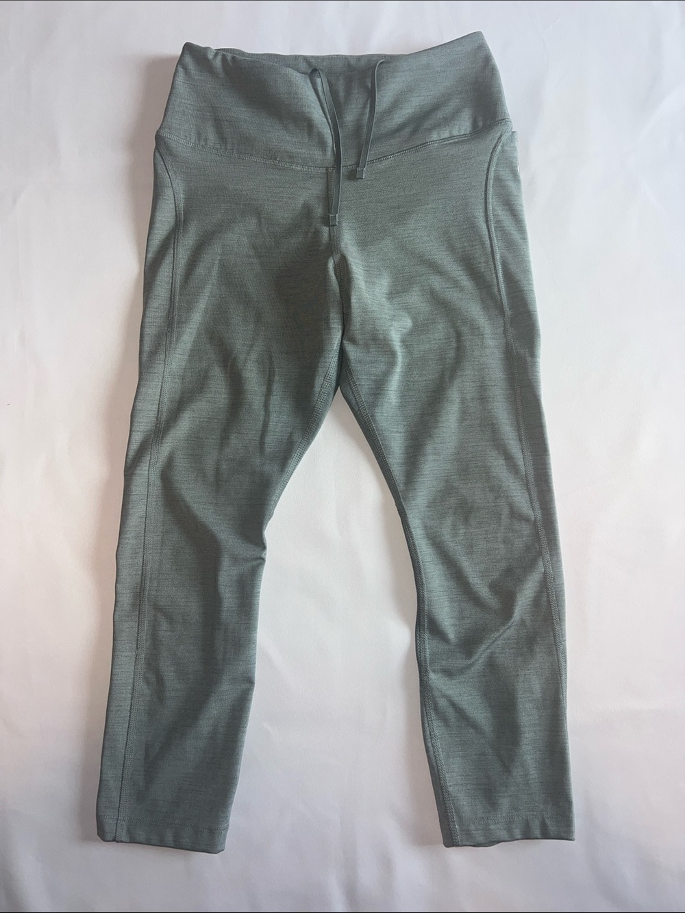 Nike Women's Leggings in Sage Green 3 pocket Women’s Size Medium